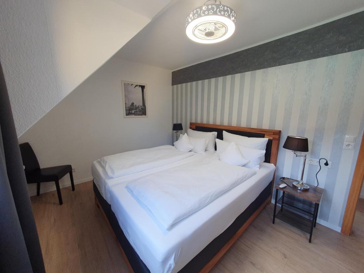 Gaestehaus Burgberg, Weinhaus Fries Kattenes ภายนอก รูปภาพ