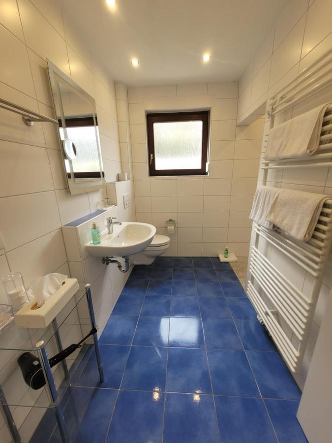 Gaestehaus Burgberg, Weinhaus Fries Kattenes ภายนอก รูปภาพ