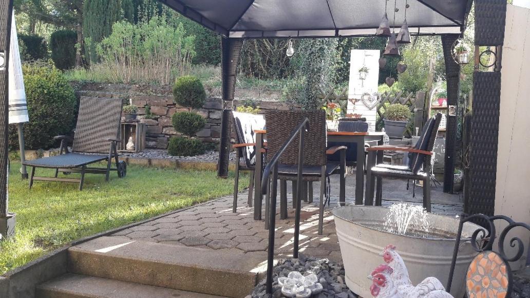 Gaestehaus Burgberg, Weinhaus Fries Kattenes ภายนอก รูปภาพ