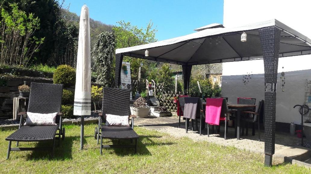 Gaestehaus Burgberg, Weinhaus Fries Kattenes ภายนอก รูปภาพ