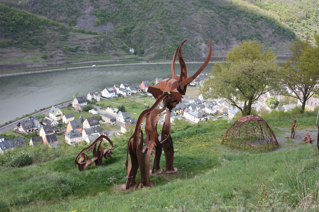 Gaestehaus Burgberg, Weinhaus Fries Kattenes ภายนอก รูปภาพ