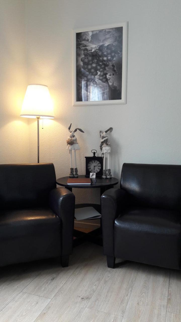 Gaestehaus Burgberg, Weinhaus Fries Kattenes ภายนอก รูปภาพ
