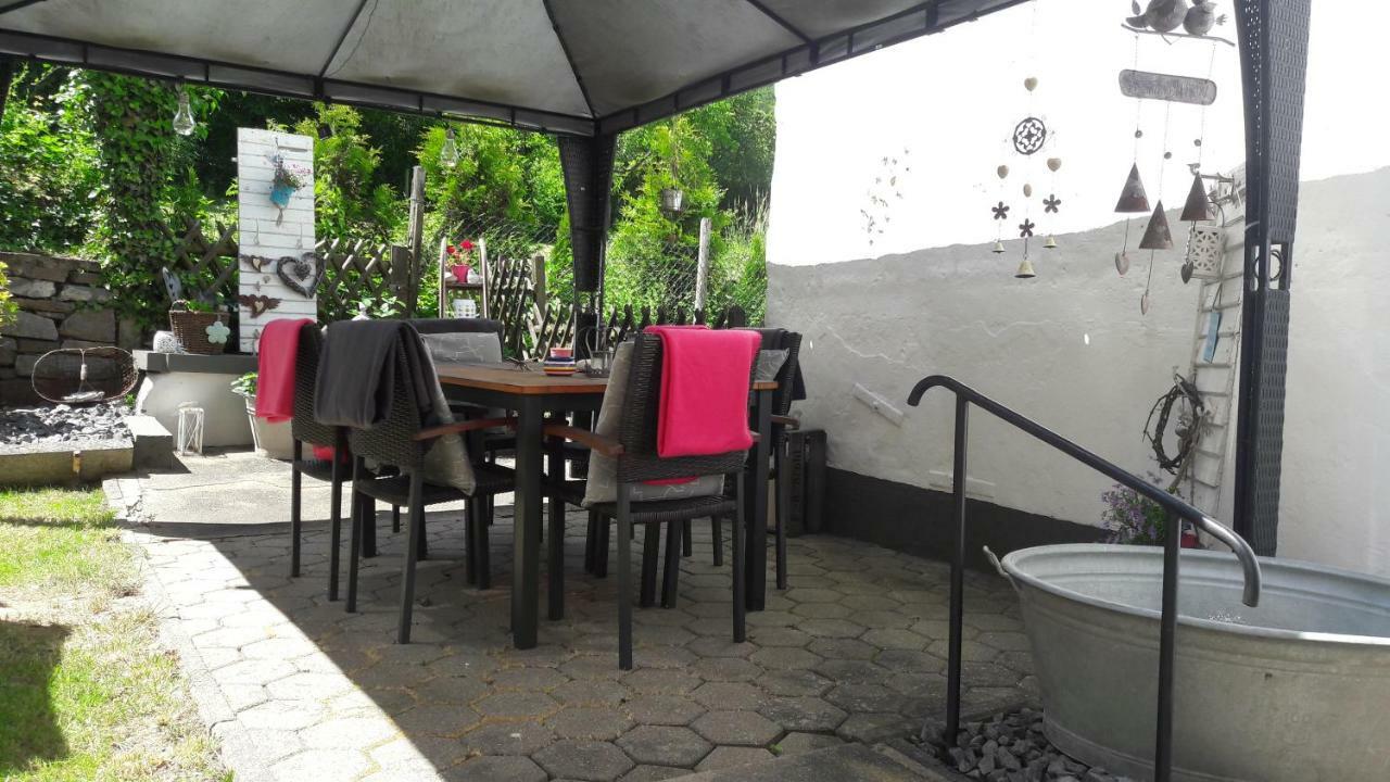 Gaestehaus Burgberg, Weinhaus Fries Kattenes ภายนอก รูปภาพ